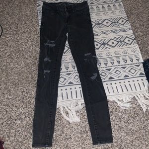 American Eagle faded black ripped jegging